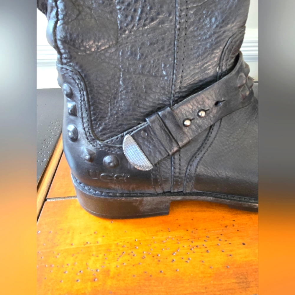 UGG Australia Dayle Leather Studded Boots - Picture 3 of 13
